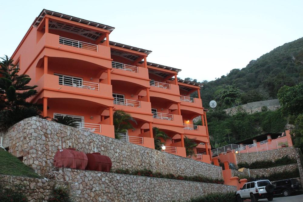 Rival Hotel Cap-Haïtien Buitenkant foto