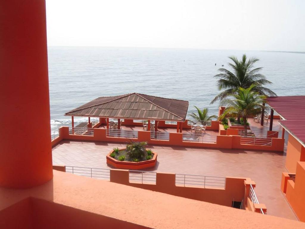 Rival Hotel Cap-Haïtien Buitenkant foto
