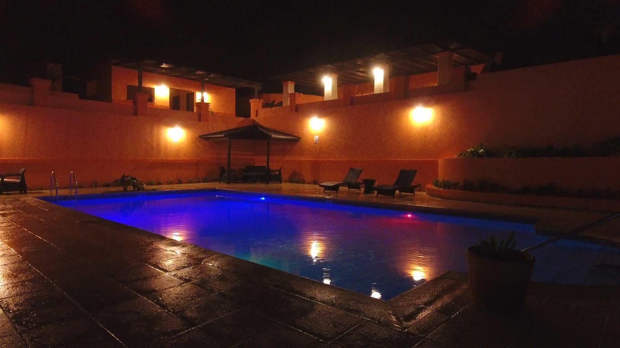 Rival Hotel Cap-Haïtien Buitenkant foto