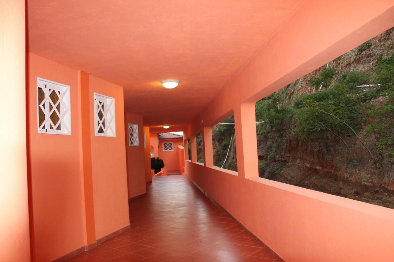 Rival Hotel Cap-Haïtien Buitenkant foto
