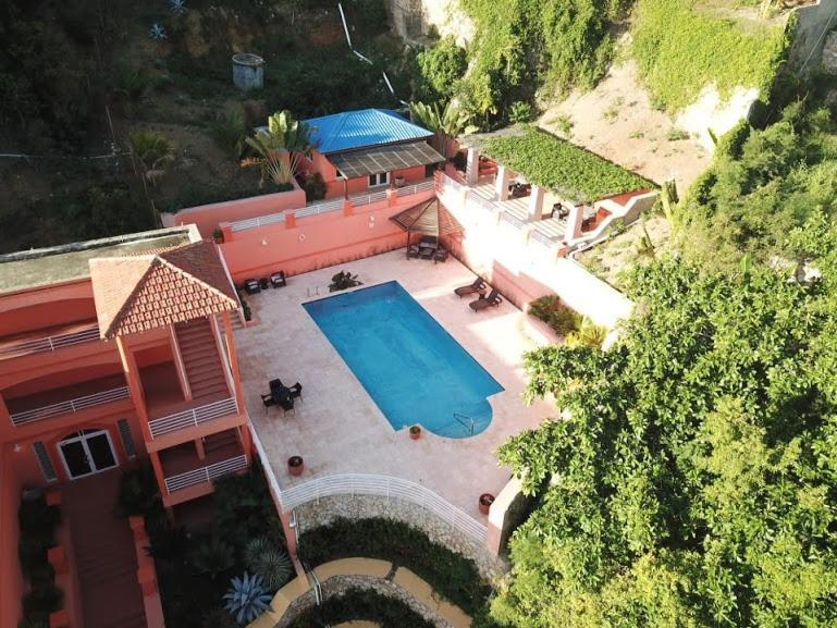 Rival Hotel Cap-Haïtien Buitenkant foto